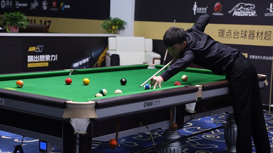 员和球队士 员和球队士